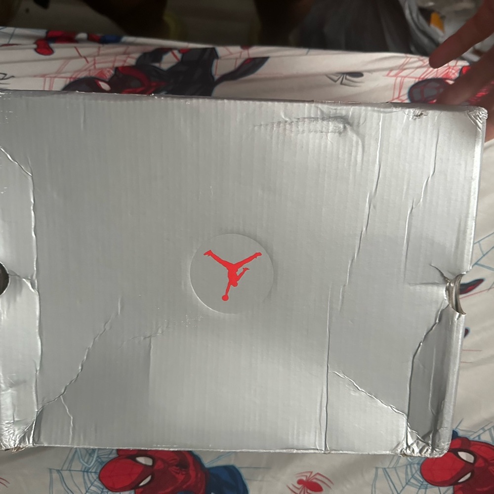 Valentine’s Day Jordan 13 size 12 ds